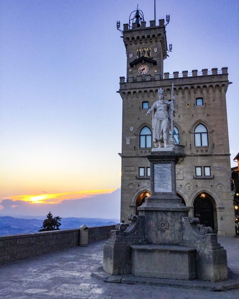 San Marinon koristeellinen kaupungintalo.