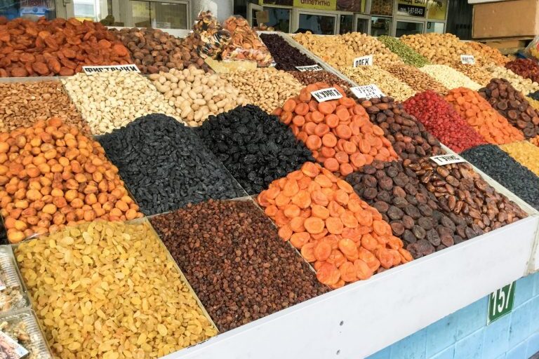 Kuivattuja hedelmiä.