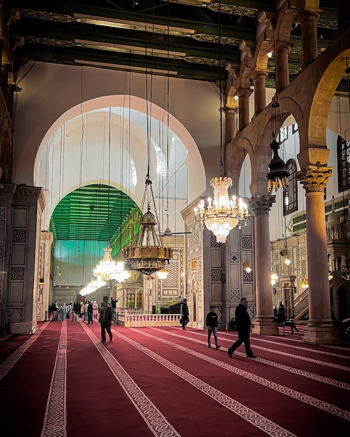 Omayyad-moskeijaan sisältä Damaskoksessa, Syyriassa.