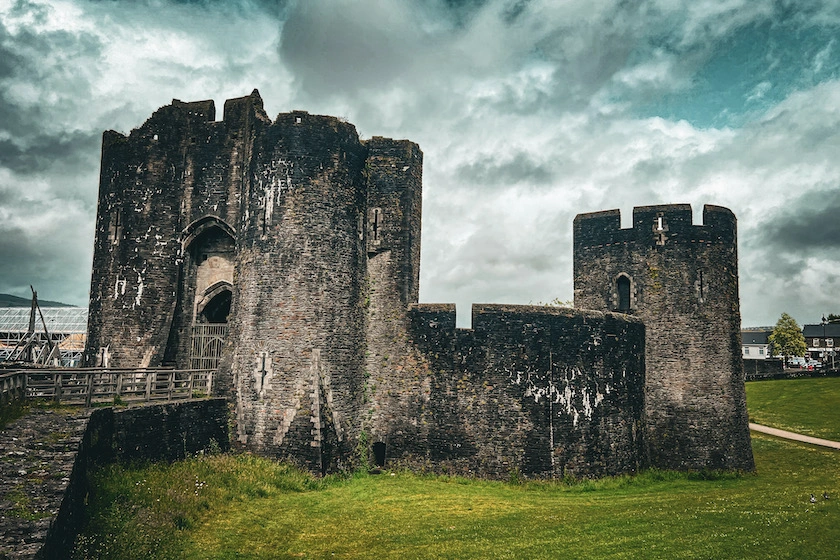Vanha keskiaikainen linna Caerphilly Walesissä