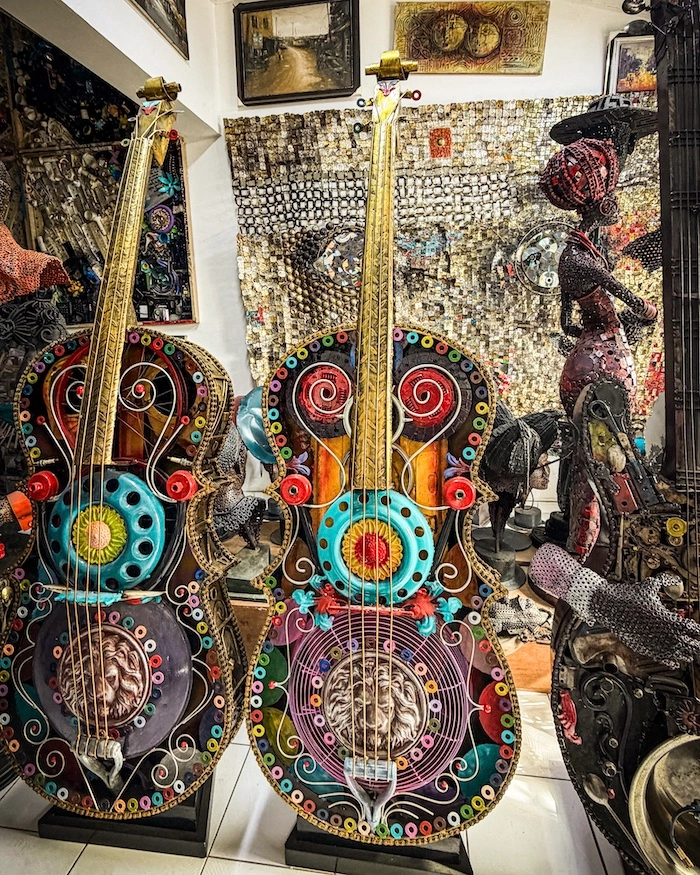 Taideteoksia Lagosin Nike Art Galleryssä Nigeriassa